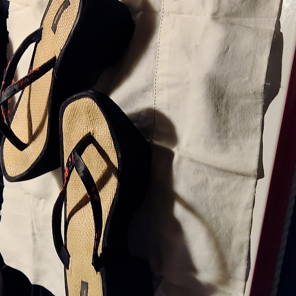 Geisha style platform sandals size 7/ 7 1/2